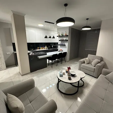 Elegant Escape In City Center Yerevan Exterior photo
